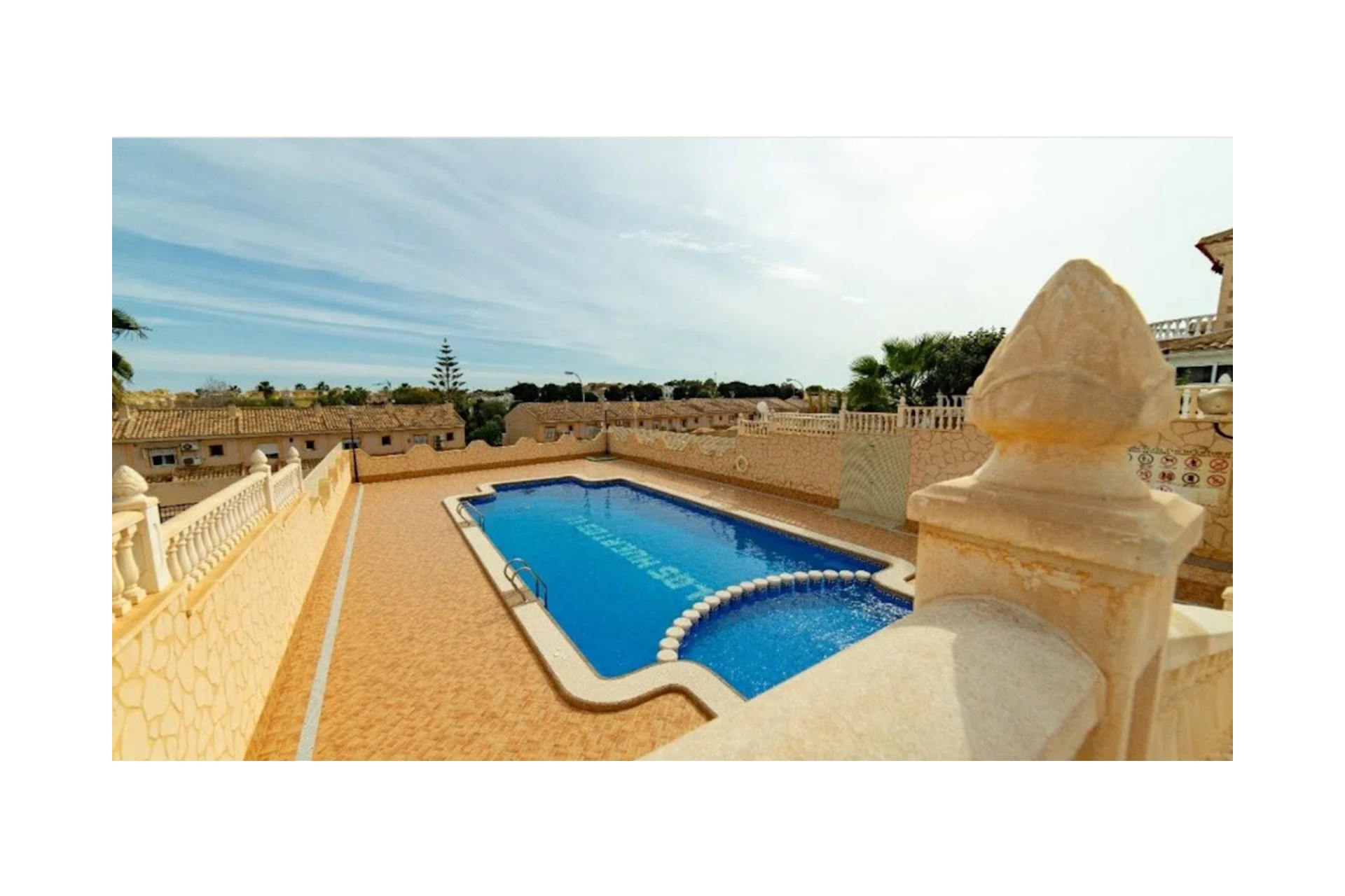 Brukt - Villa -
Los Balcones - Costa Blanca