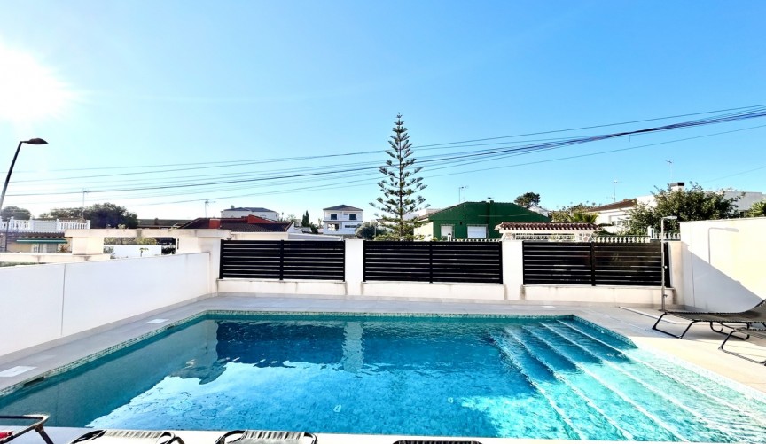 Brukt - Villa -
Los Balcones - Costa Blanca