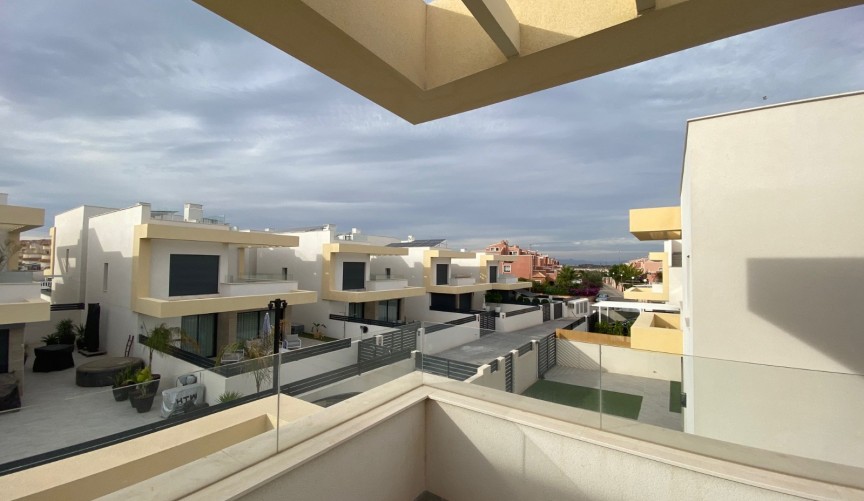 Brukt - Villa -
Los Montesinos - Costa Blanca