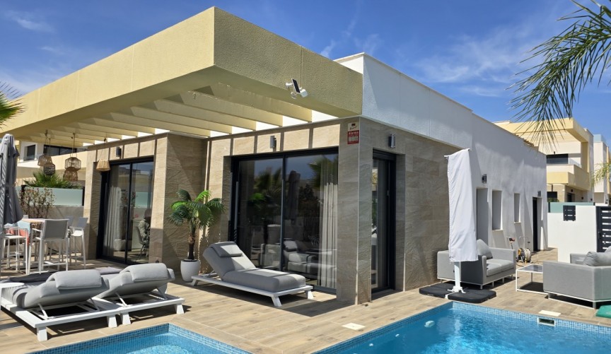 Brukt - Villa -
Los Montesinos - Costa Blanca