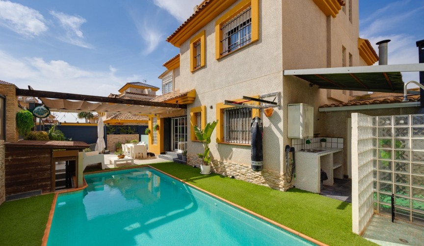 Brukt - Villa -
Los Montesinos - La Herrada