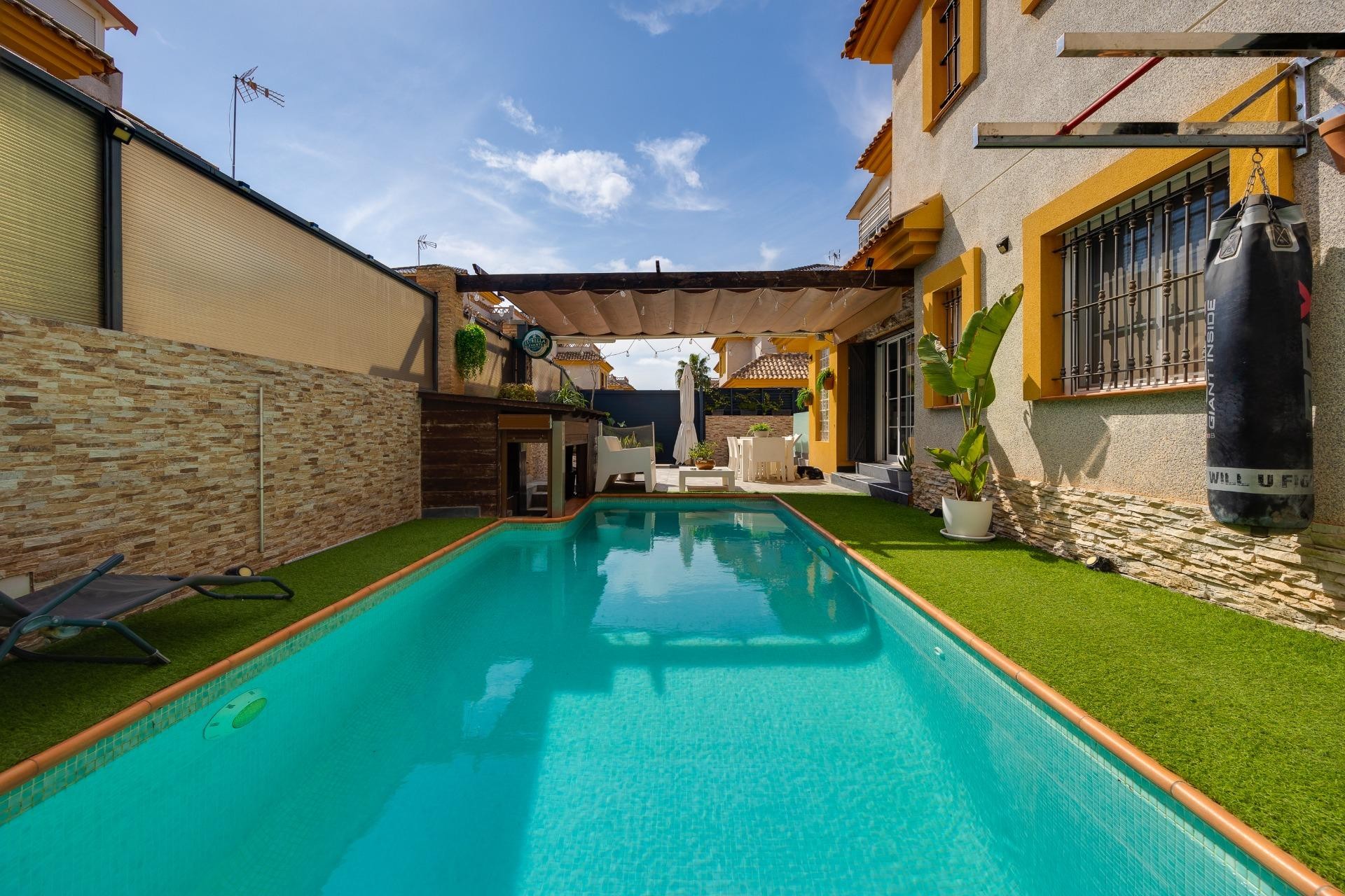 Brukt - Villa -
Los Montesinos - La Herrada