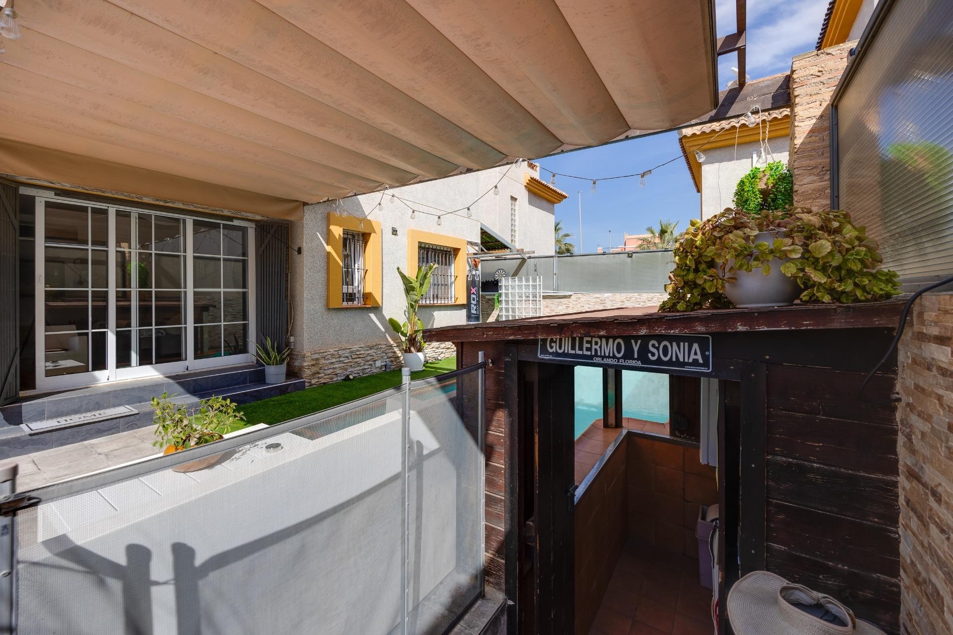 Brukt - Villa -
Los Montesinos - La Herrada