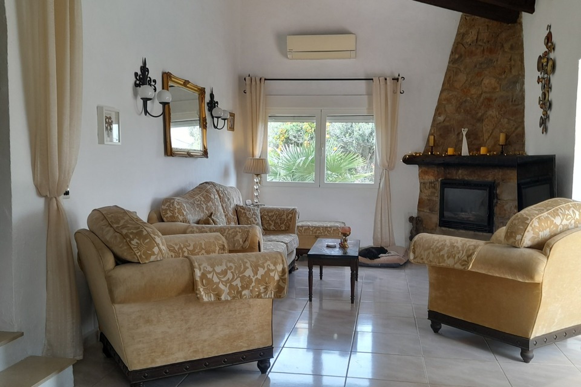 Brukt - Villa -
Orba - Inland