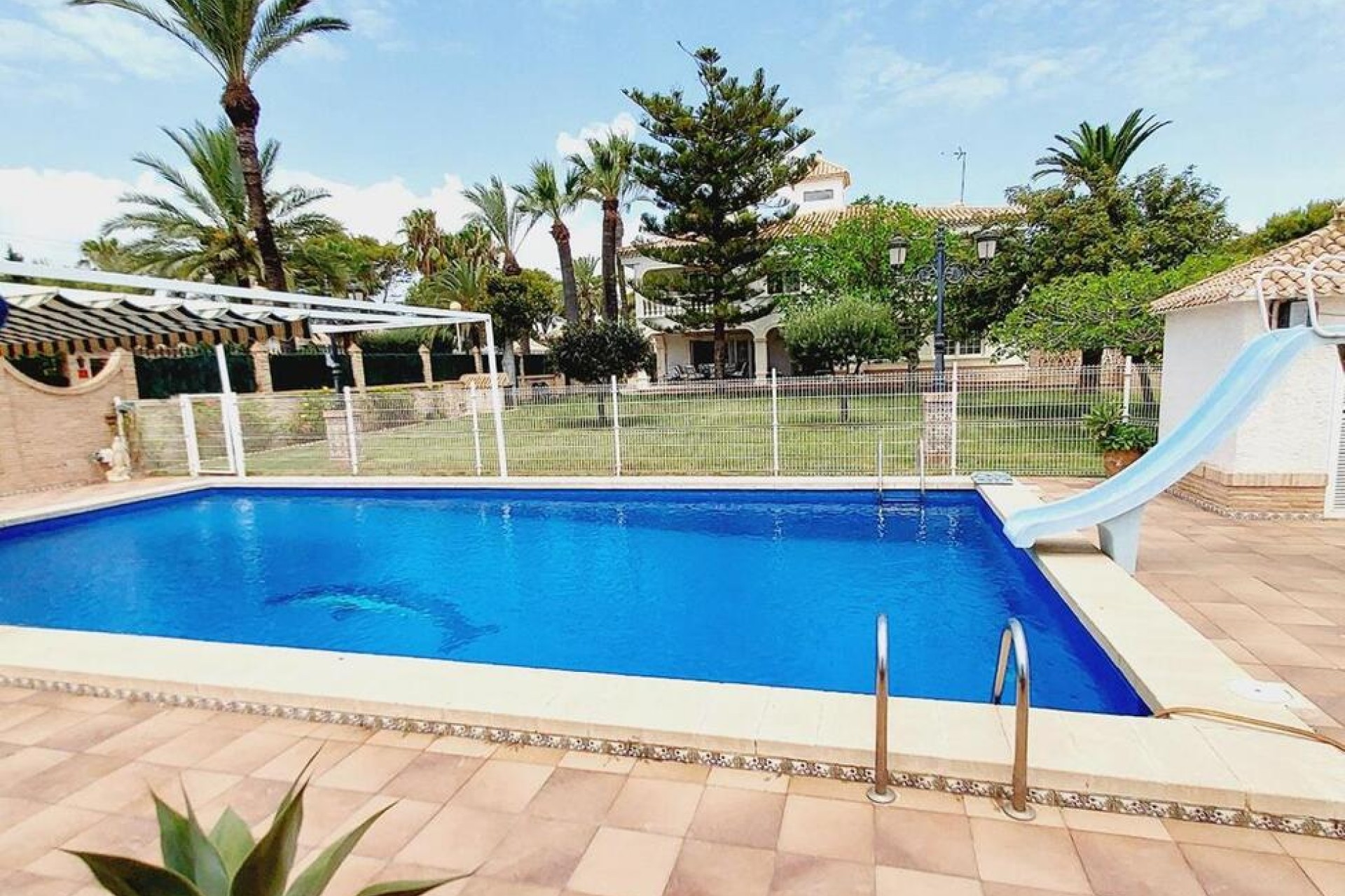 Brukt - Villa -
Orihuela Costa - Cabo Roig