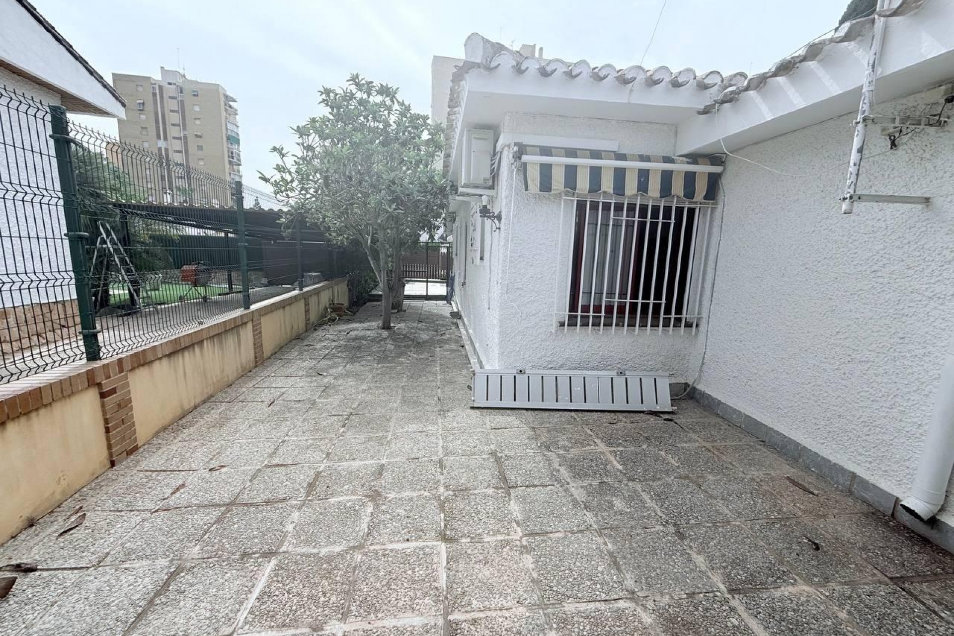 Brukt - Villa -
Orihuela Costa - Campoamor