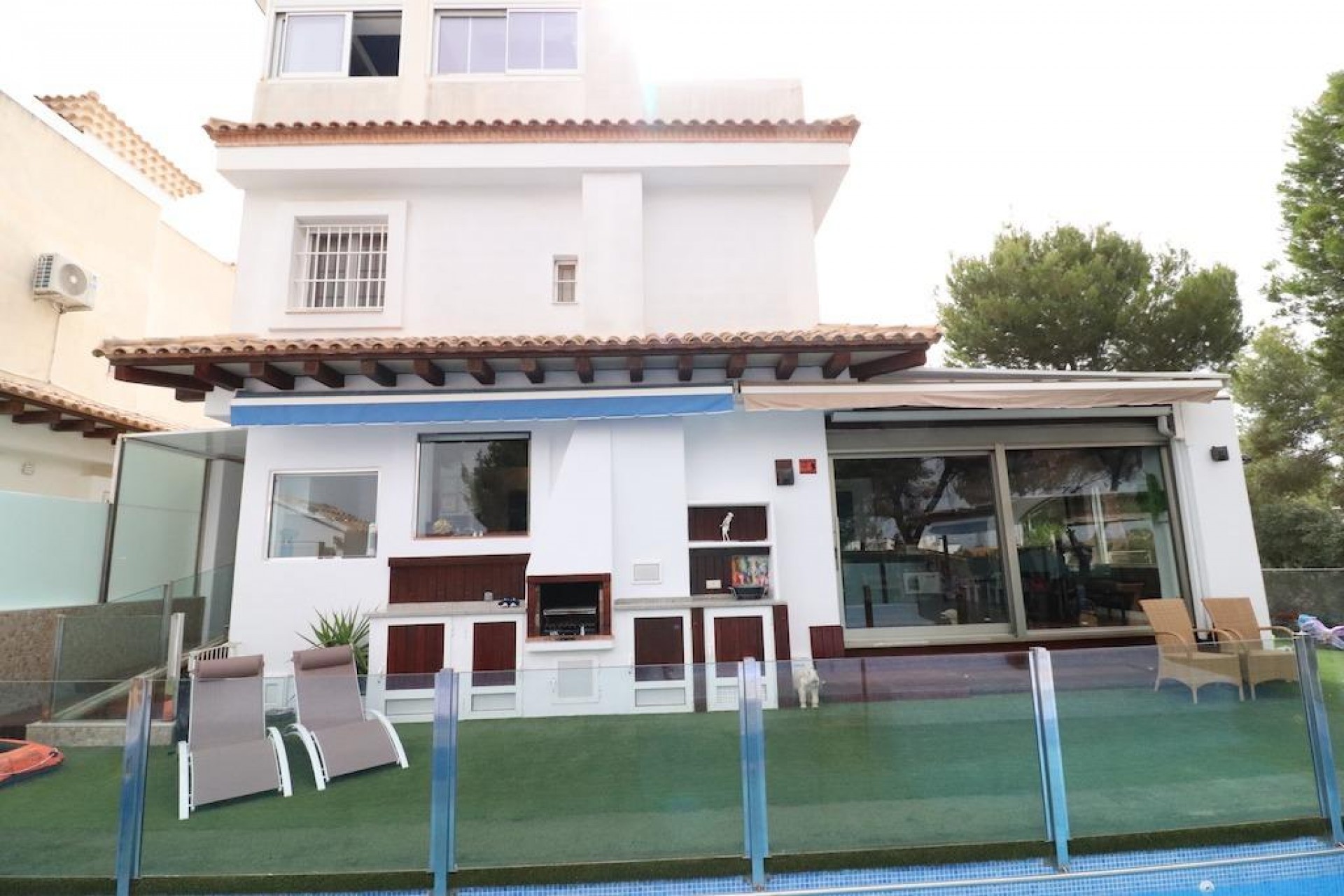 Brukt - Villa -
Orihuela Costa - Costa Blanca