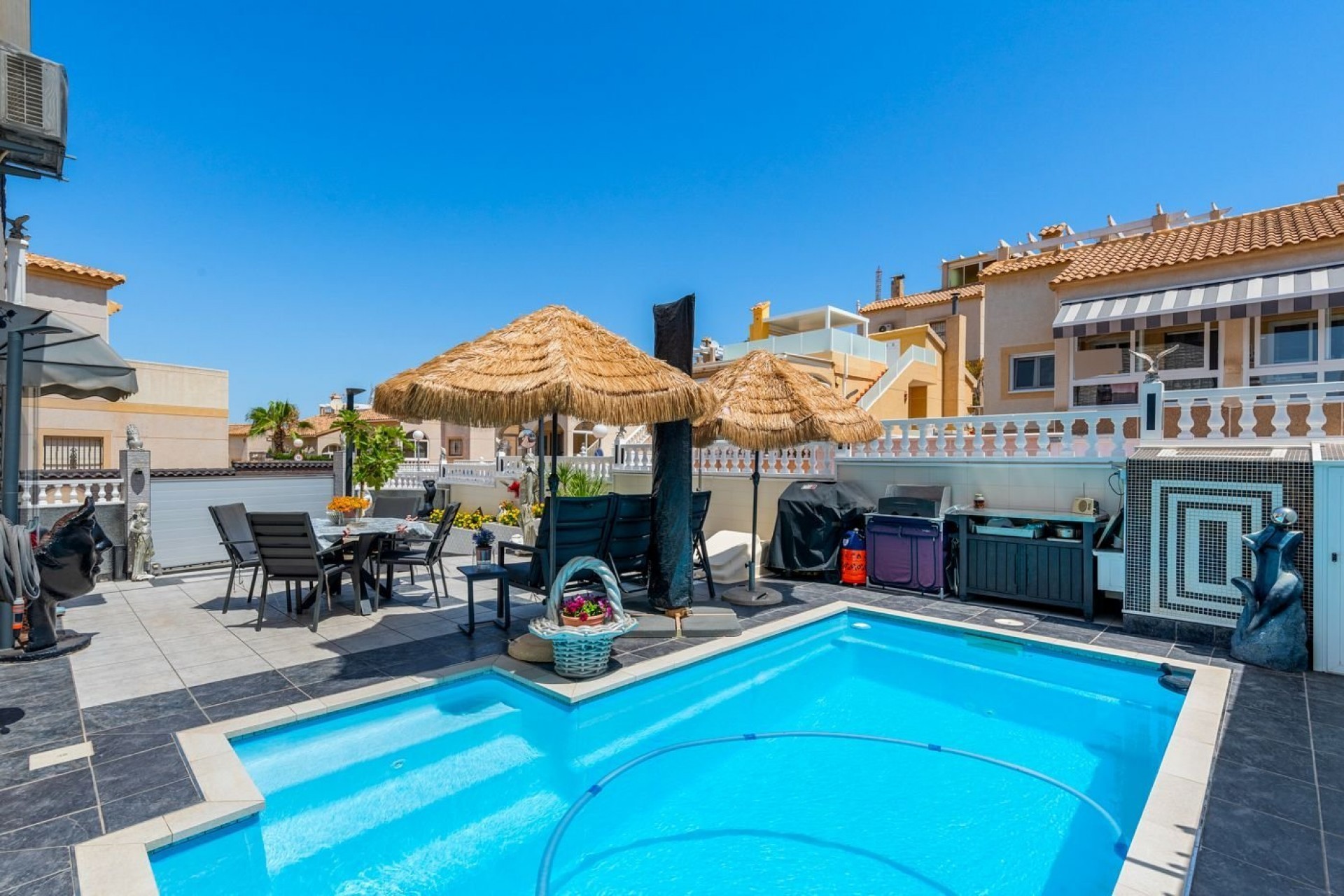 Brukt - Villa -
Orihuela Costa - Costa Blanca