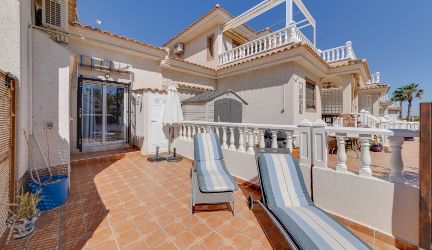 Brukt - Villa -
Orihuela Costa - Costa Blanca