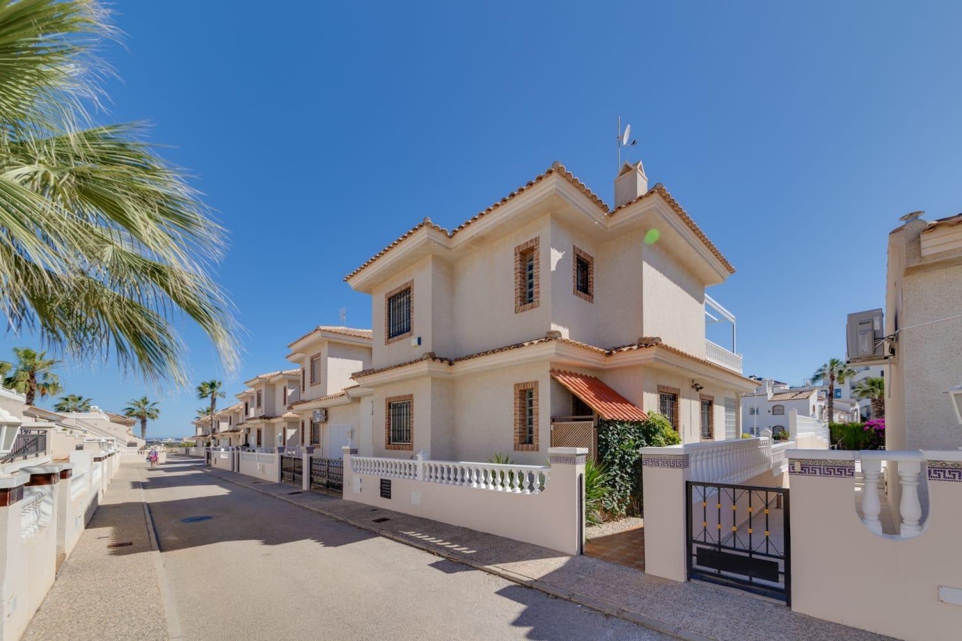 Brukt - Villa -
Orihuela Costa - Costa Blanca