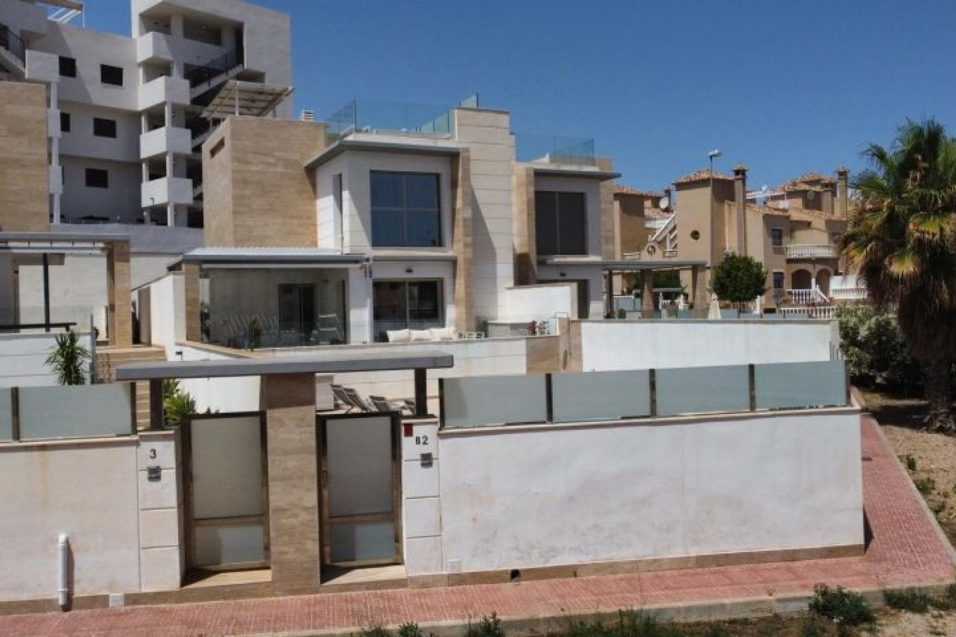 Brukt - Villa -
Orihuela Costa - Costa Blanca