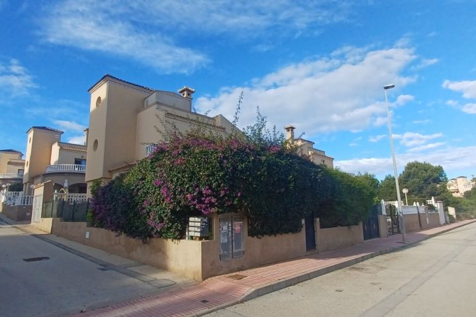 Brukt - Villa -
Orihuela Costa - Costa Blanca