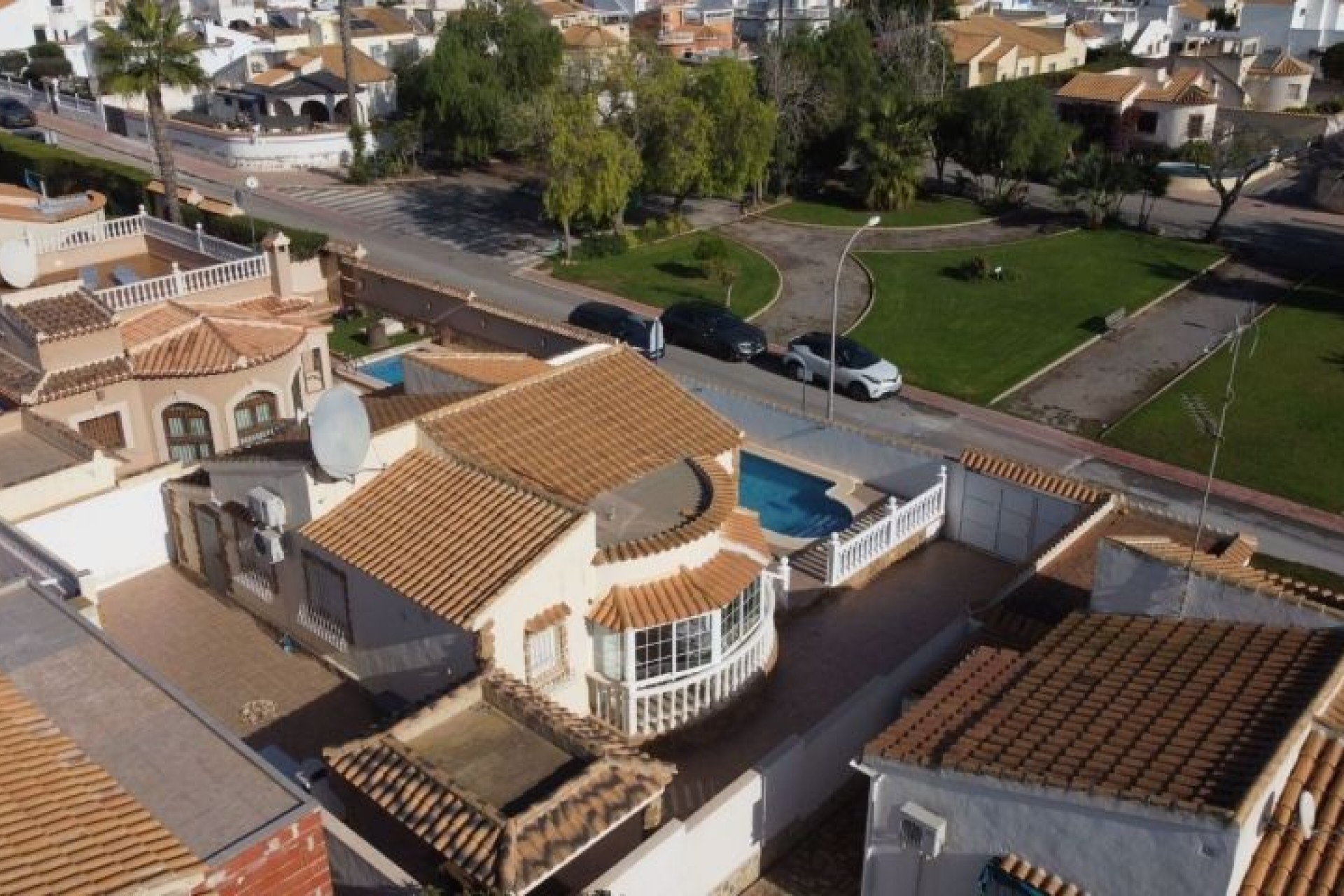 Brukt - Villa -
Orihuela Costa - Costa Blanca