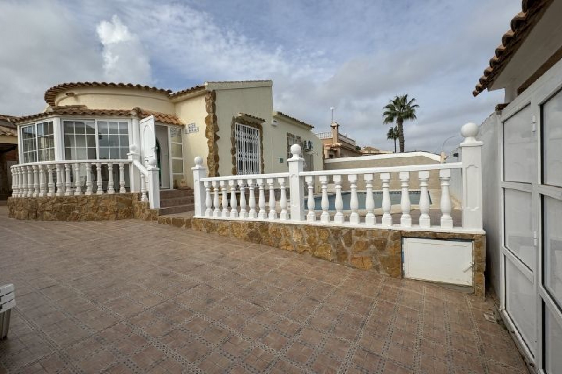 Brukt - Villa -
Orihuela Costa - Costa Blanca