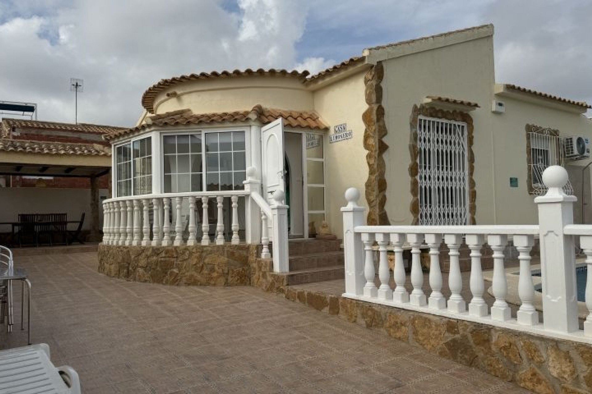 Brukt - Villa -
Orihuela Costa - Costa Blanca