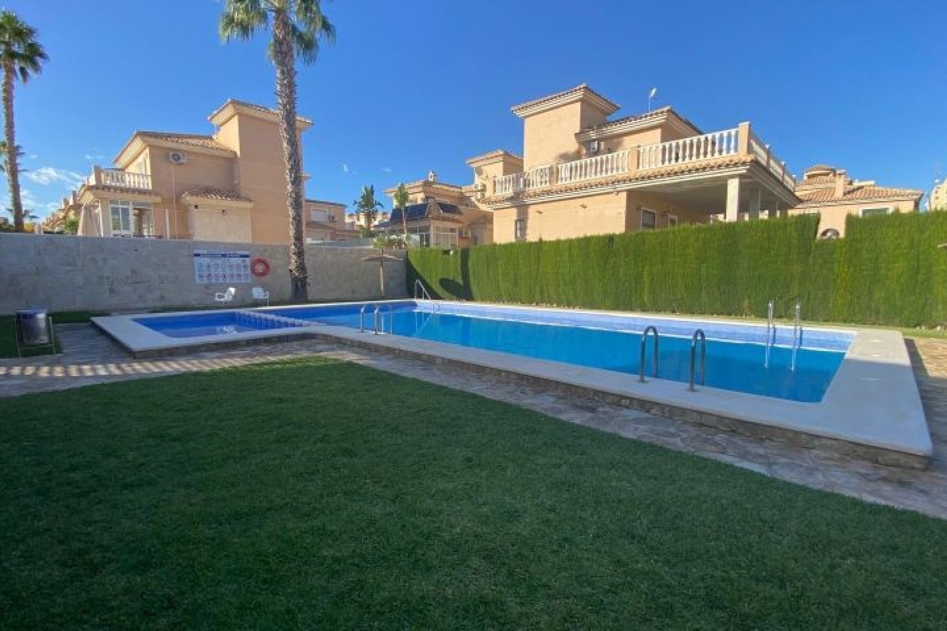 Brukt - Villa -
Orihuela Costa - Costa Blanca