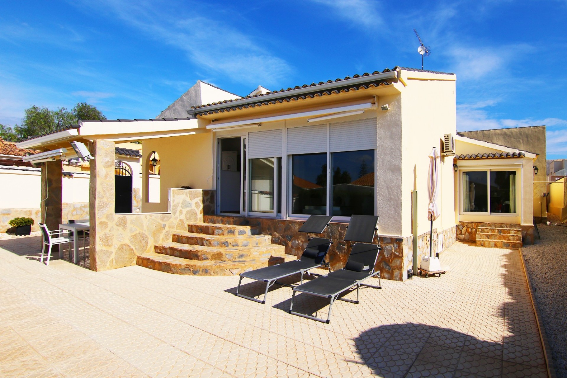 Brukt - Villa -
Orihuela Costa - Costa Blanca