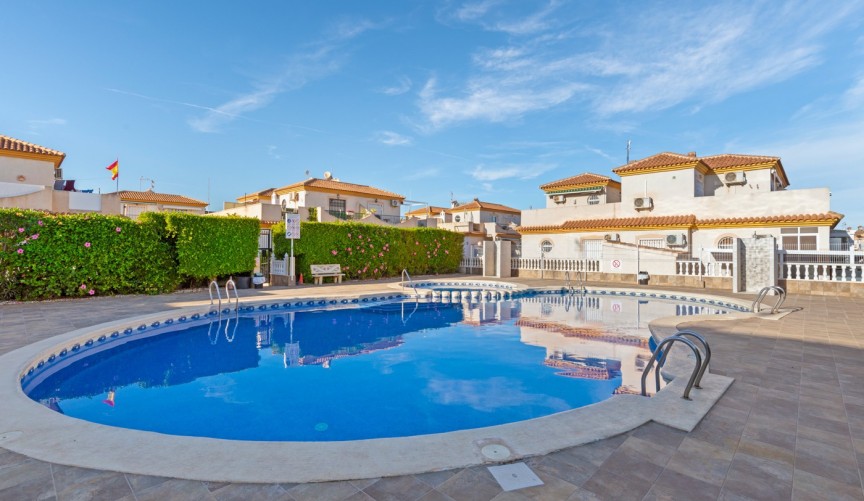 Brukt - Villa -
Orihuela Costa - Costa Blanca