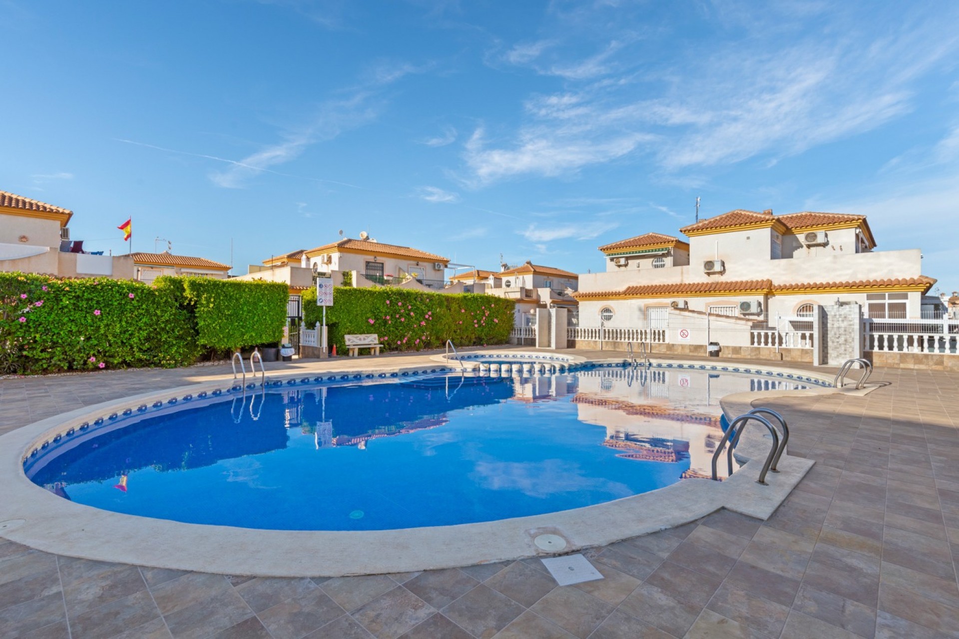 Brukt - Villa -
Orihuela Costa - Costa Blanca