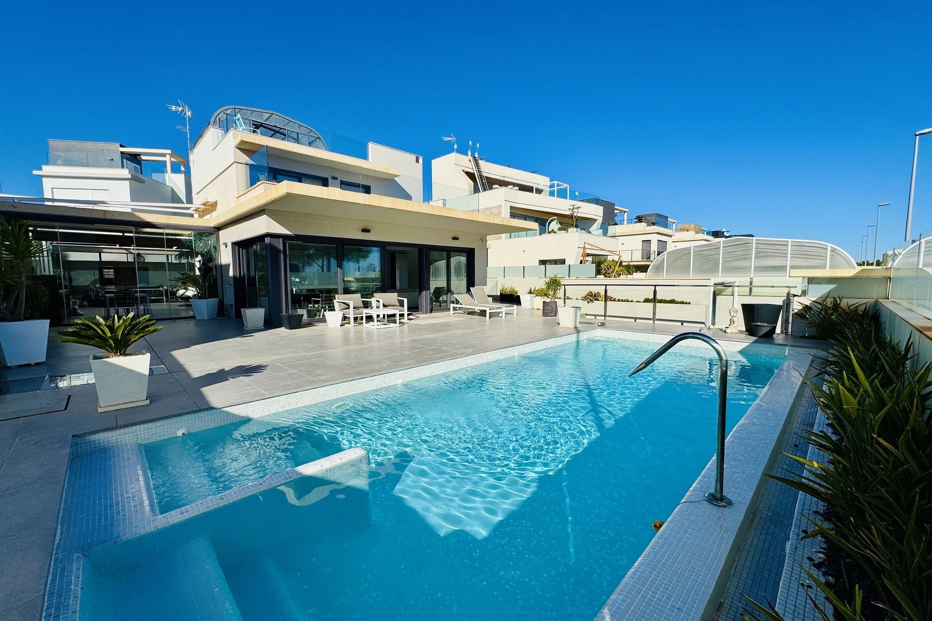 Brukt - Villa -
Orihuela Costa - Costa Blanca