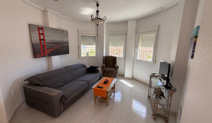 Brukt - Villa -
Orihuela Costa - Costa Blanca