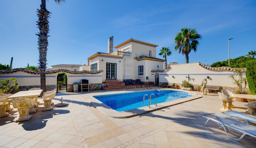 Brukt - Villa -
Orihuela Costa - Costa Blanca