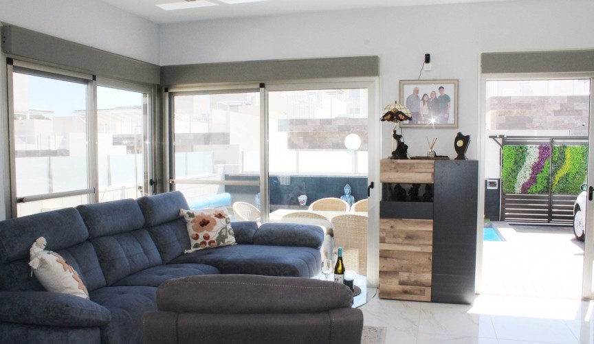 Brukt - Villa -
Orihuela Costa - Costa Blanca