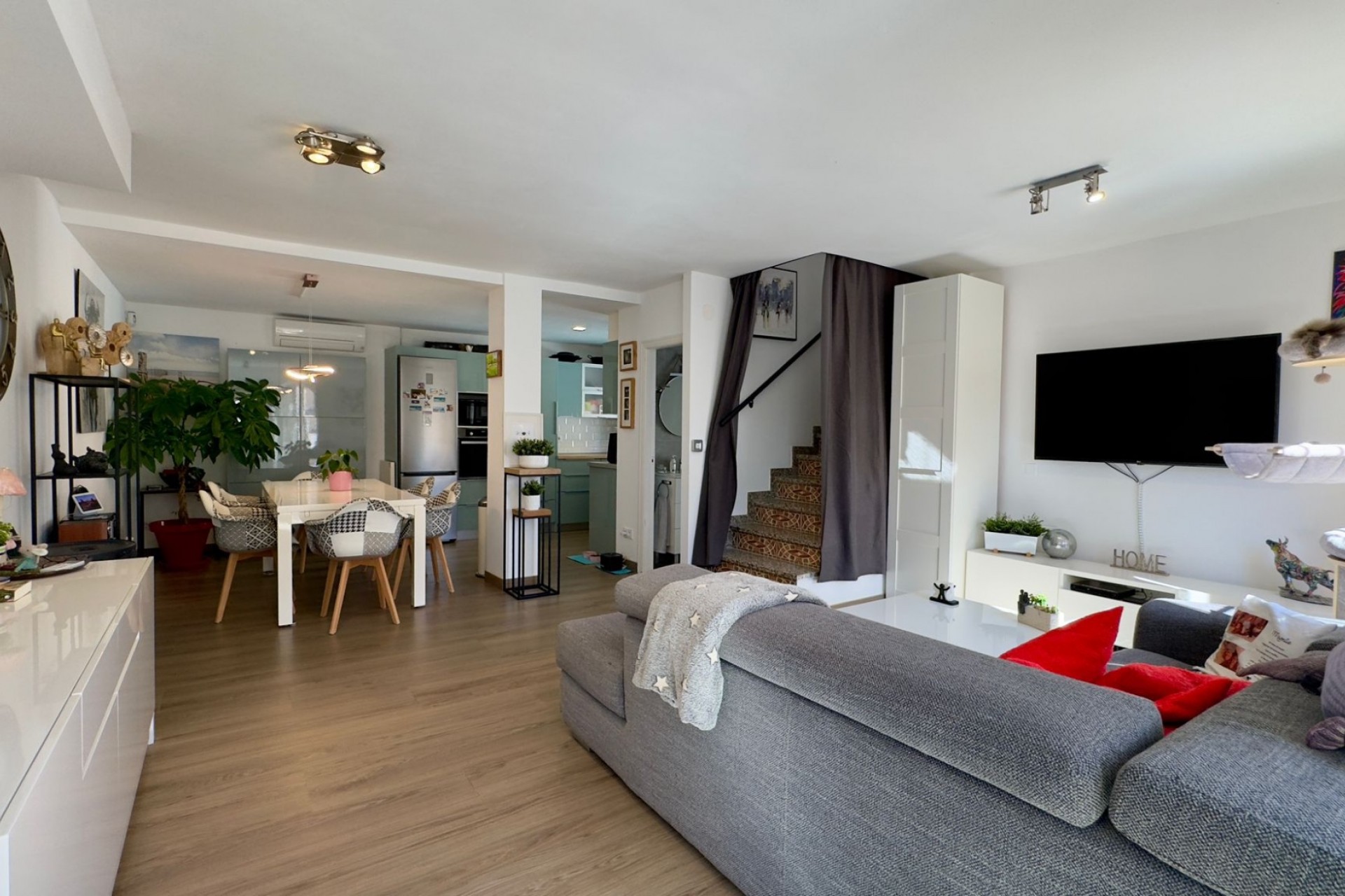 Brukt - Villa -
Orihuela Costa - Costa Blanca