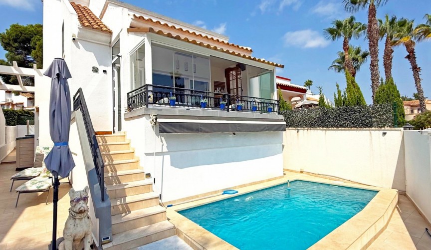 Brukt - Villa -
Orihuela Costa - Costa Blanca