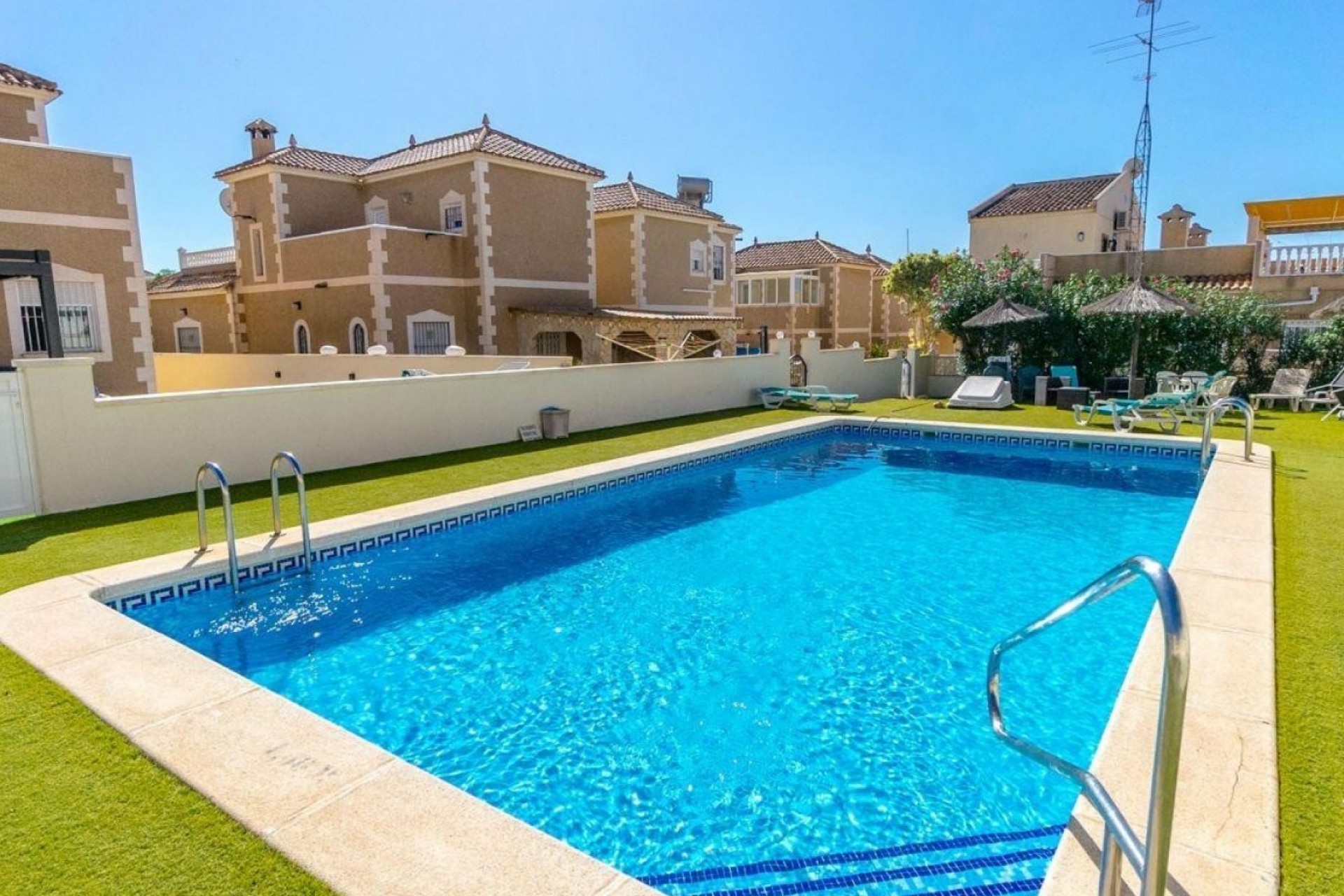 Brukt - Villa -
Orihuela Costa - Costa Blanca