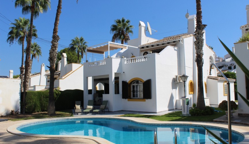 Brukt - Villa -
Orihuela Costa - Costa Blanca