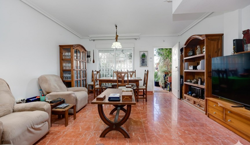 Brukt - Villa -
Orihuela Costa - Costa Blanca