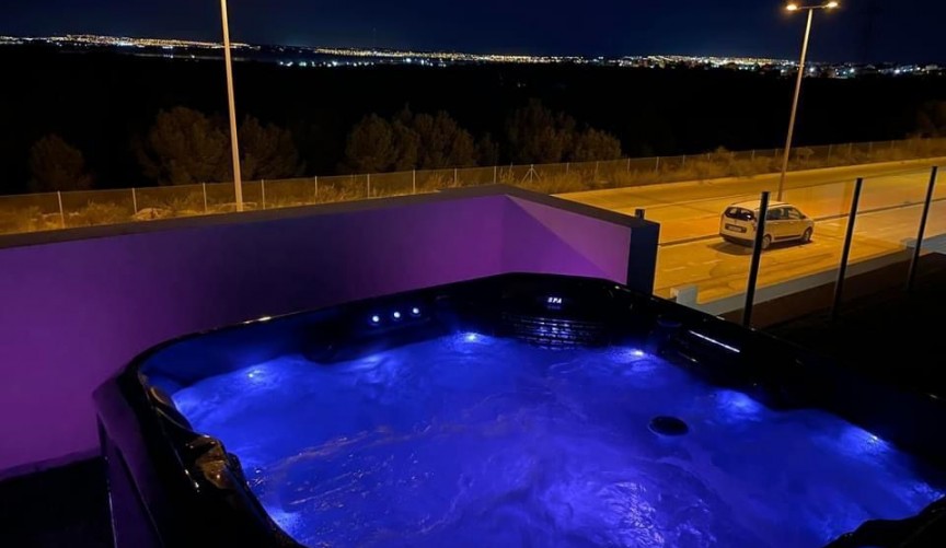 Brukt - Villa -
Orihuela Costa - Costa Blanca