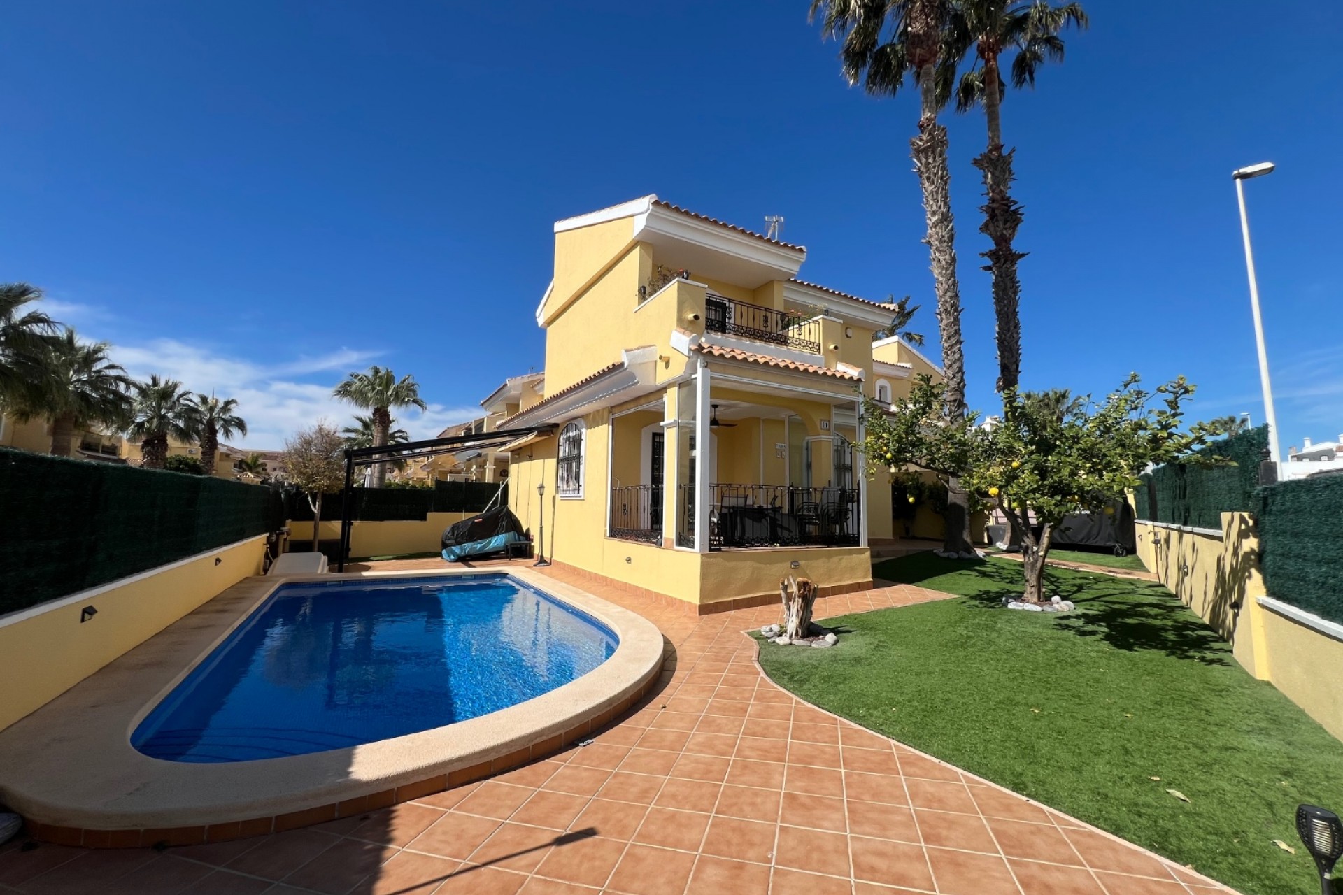 Brukt - Villa -
Orihuela Costa - Costa Blanca