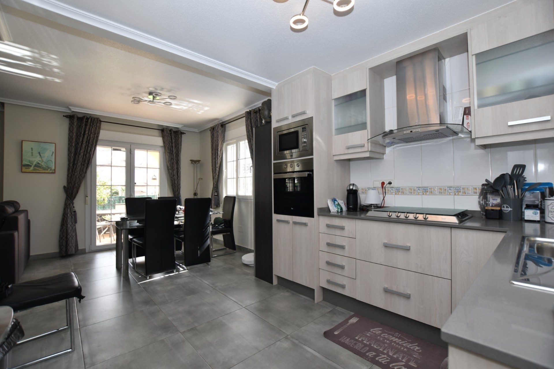 Brukt - Villa -
Orihuela Costa - Costa Blanca