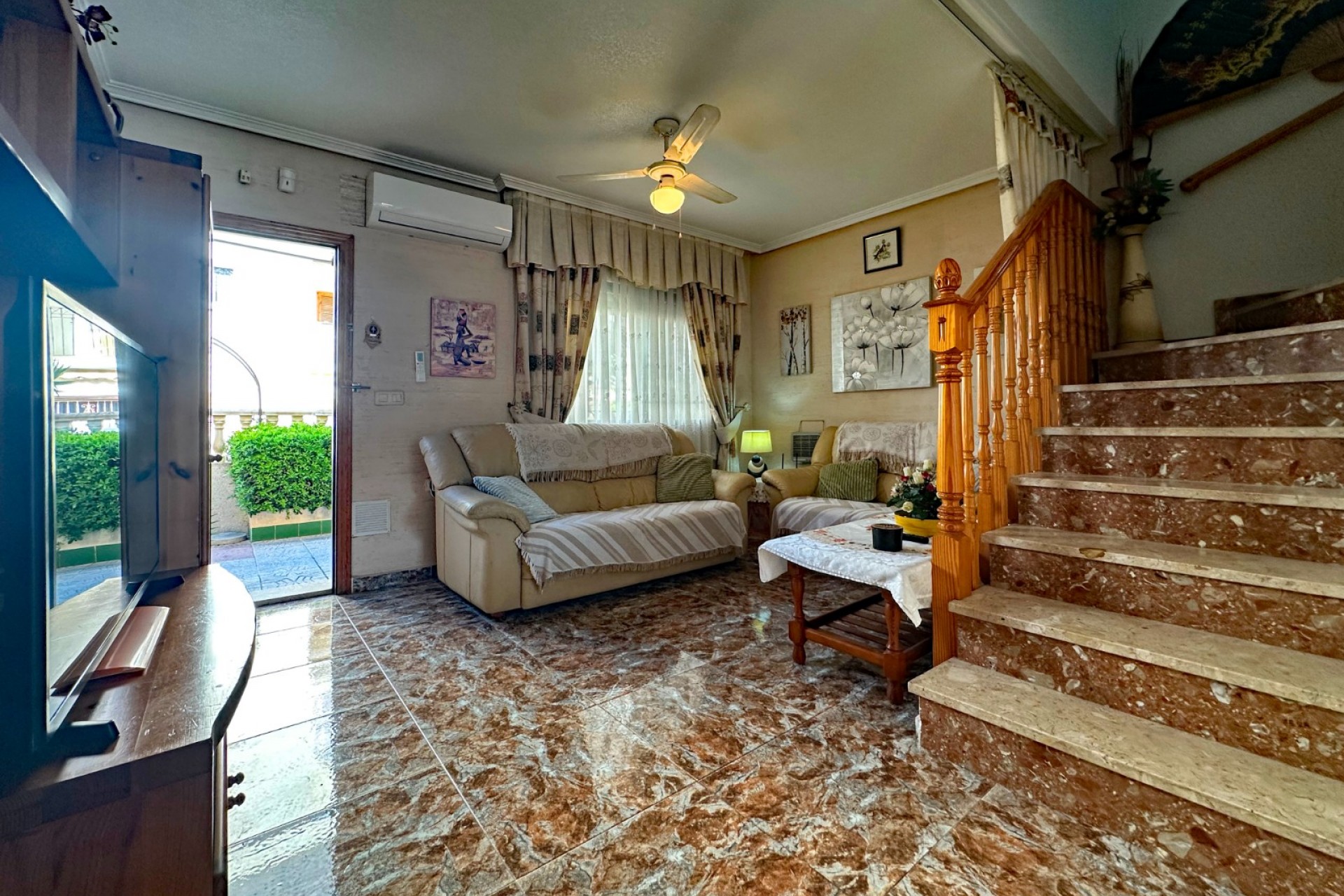 Brukt - Villa -
Orihuela Costa - Costa Blanca