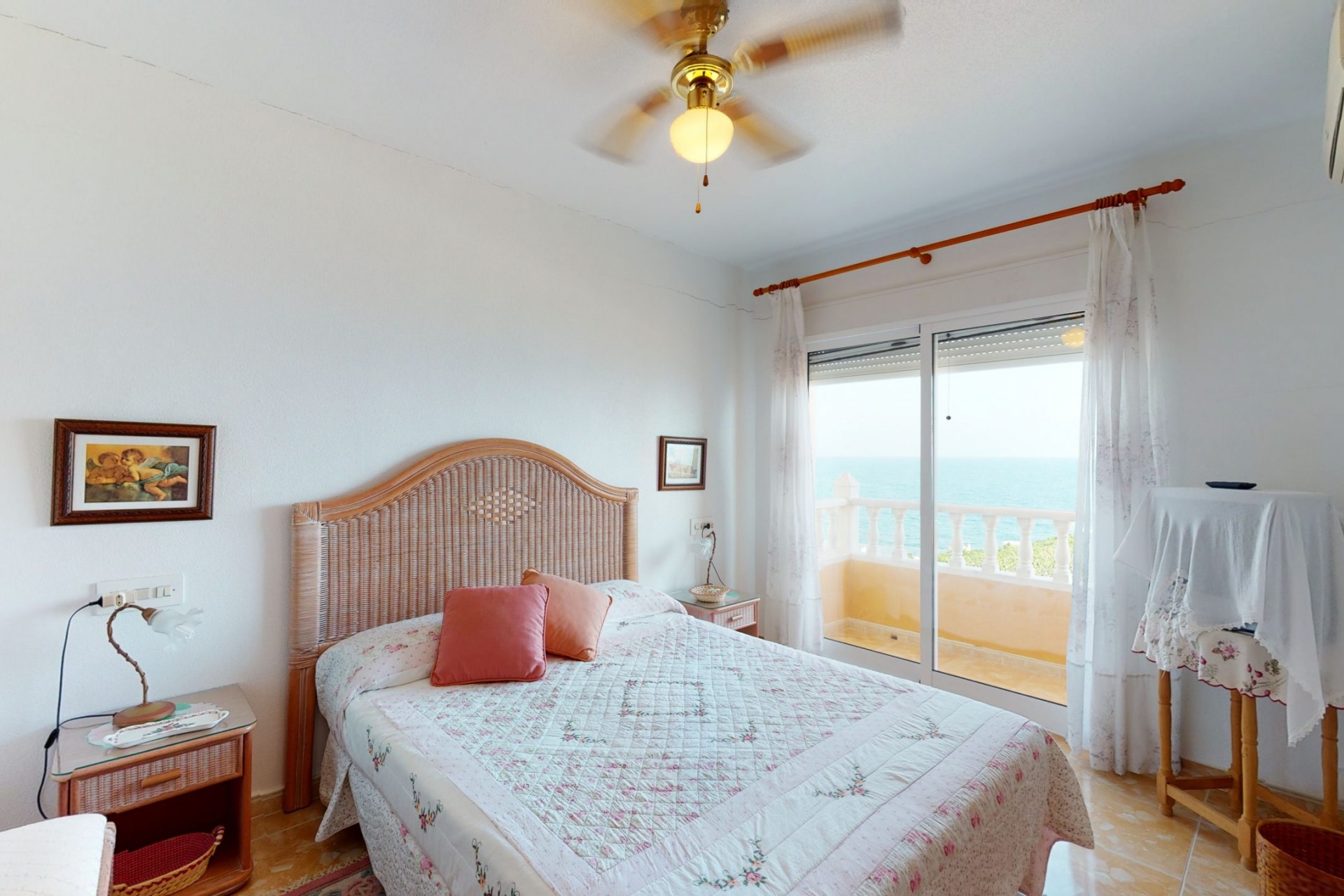 Brukt - Villa -
Orihuela Costa - Costa Blanca