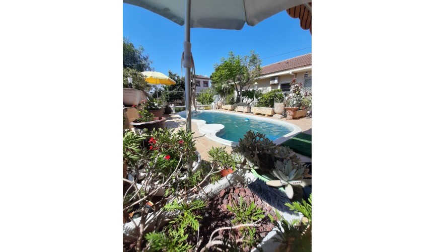 Brukt - Villa -
Orihuela Costa - Costa Blanca