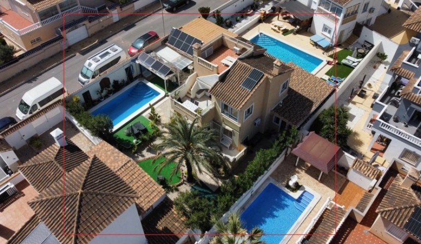 Brukt - Villa -
Orihuela Costa - Costa Blanca