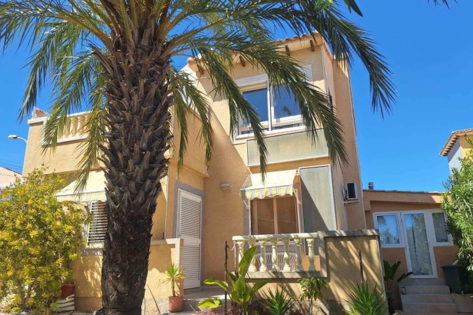 Brukt - Villa -
Orihuela Costa - Costa Blanca