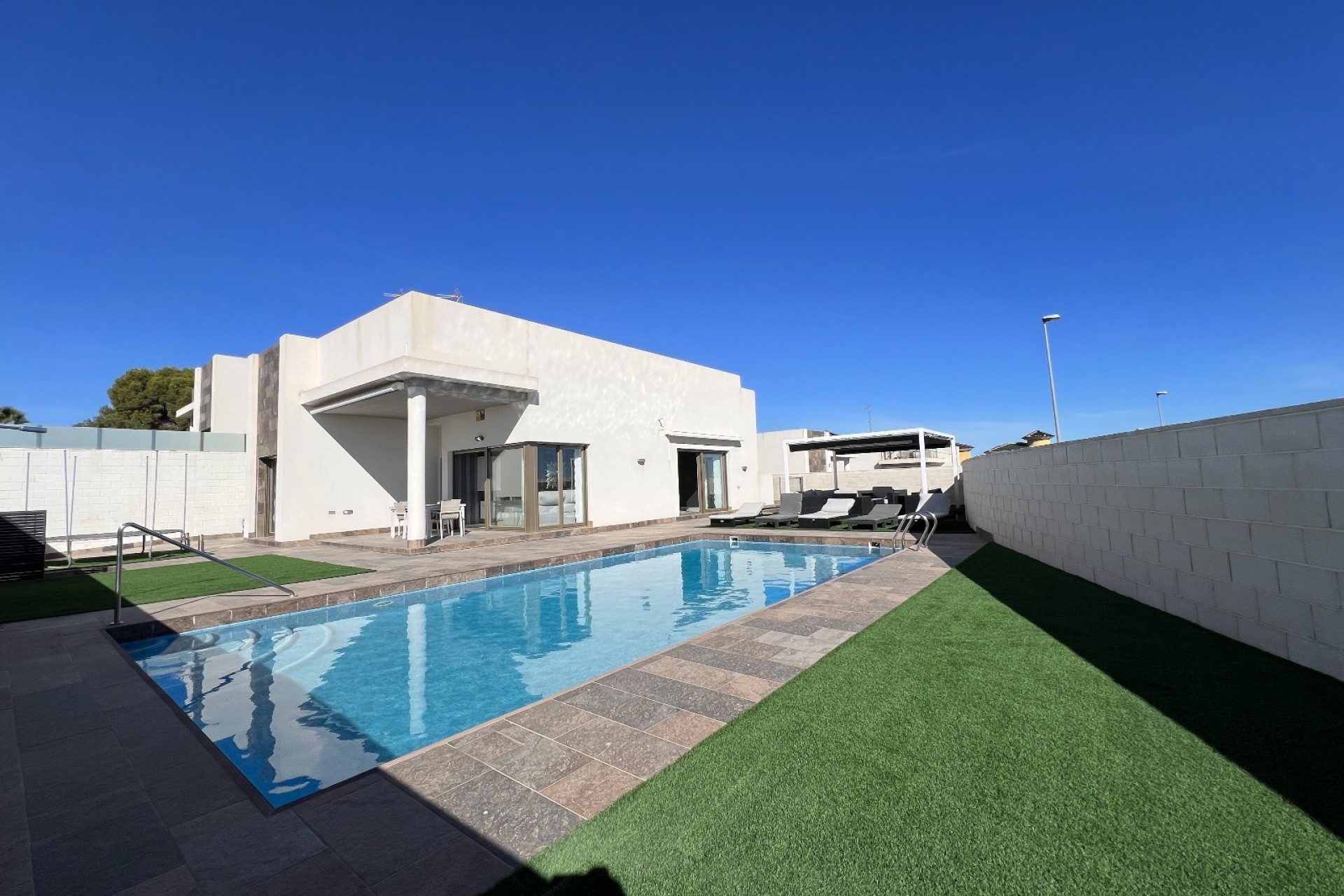 Brukt - Villa -
Orihuela Costa - Costa Blanca