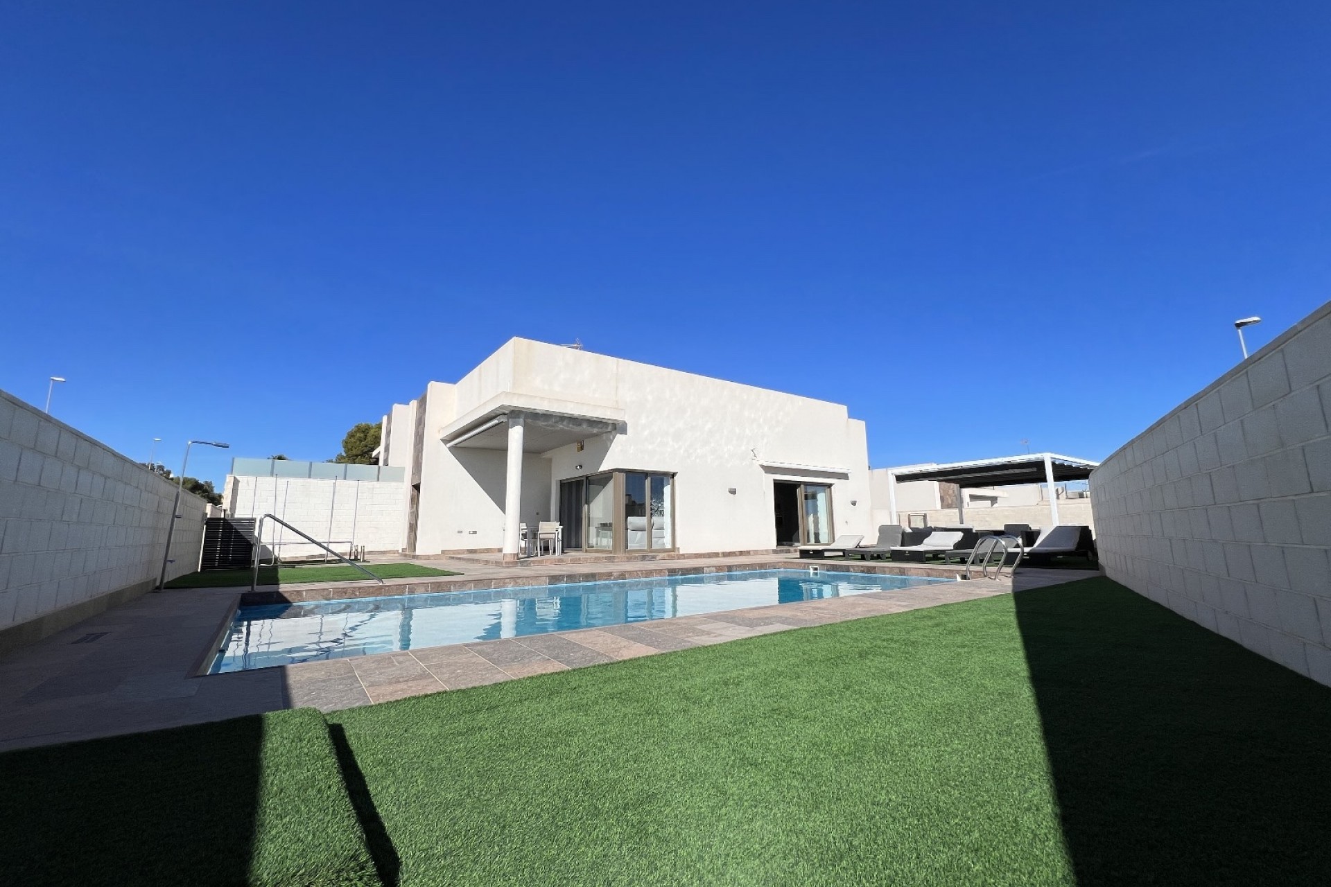 Brukt - Villa -
Orihuela Costa - Costa Blanca
