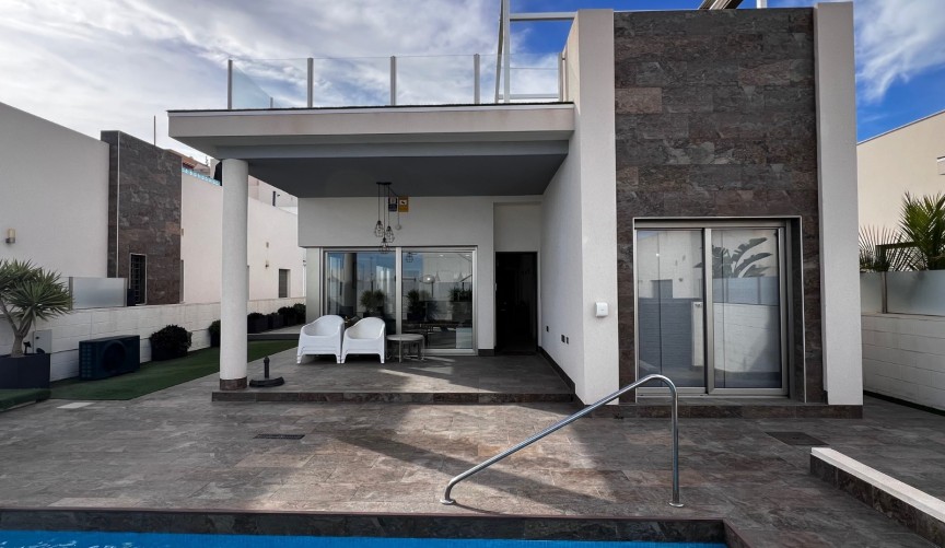 Brukt - Villa -
Orihuela Costa - Costa Blanca