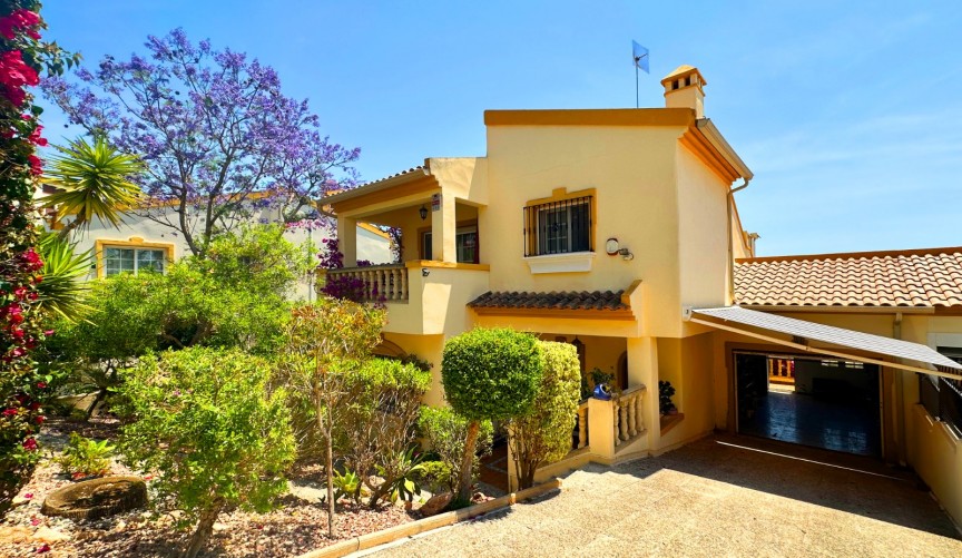 Brukt - Villa -
Orihuela Costa - Costa Blanca