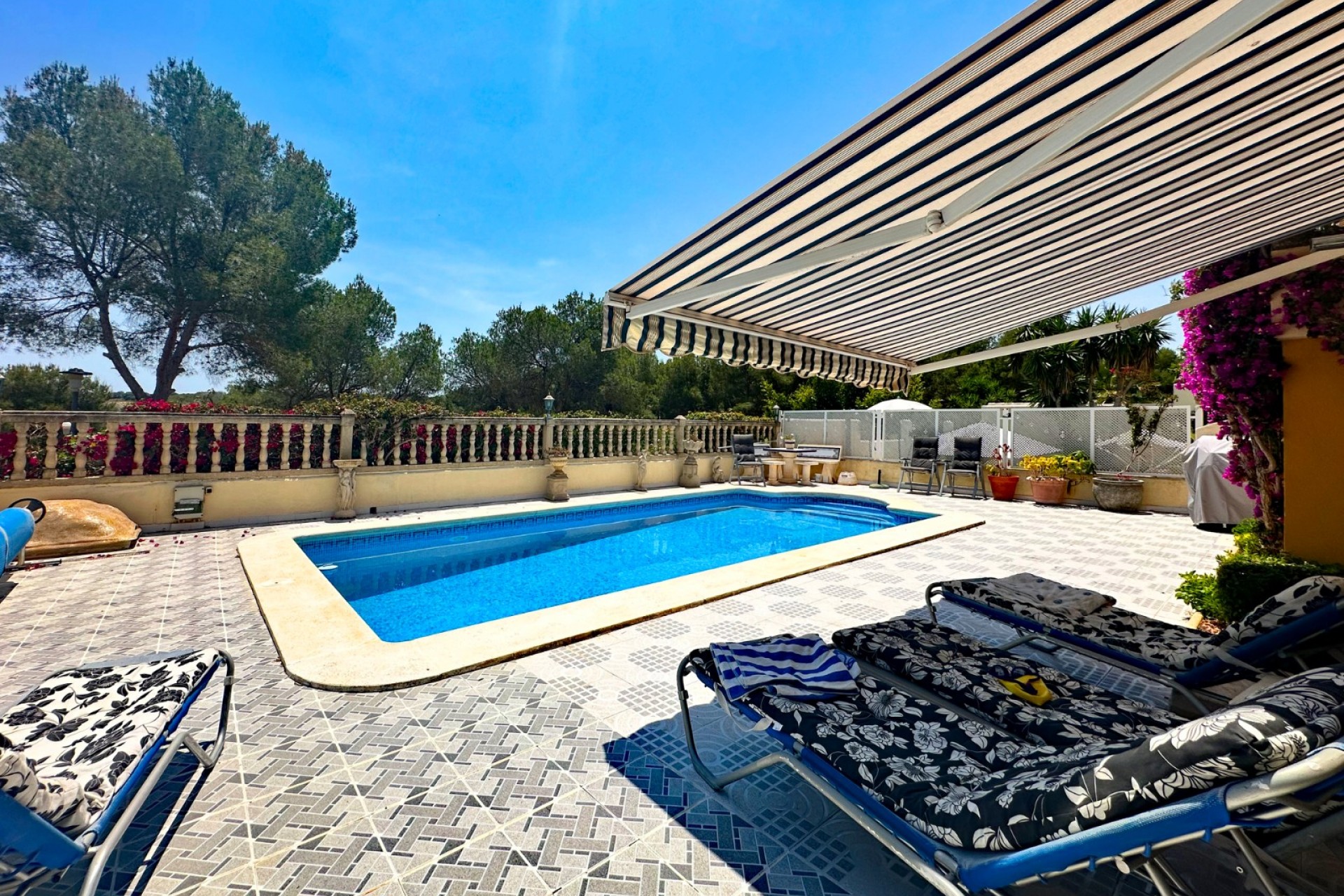 Brukt - Villa -
Orihuela Costa - Costa Blanca