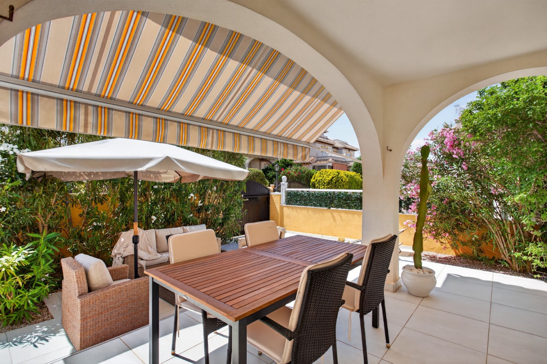 Brukt - Villa -
Orihuela Costa - Costa Blanca