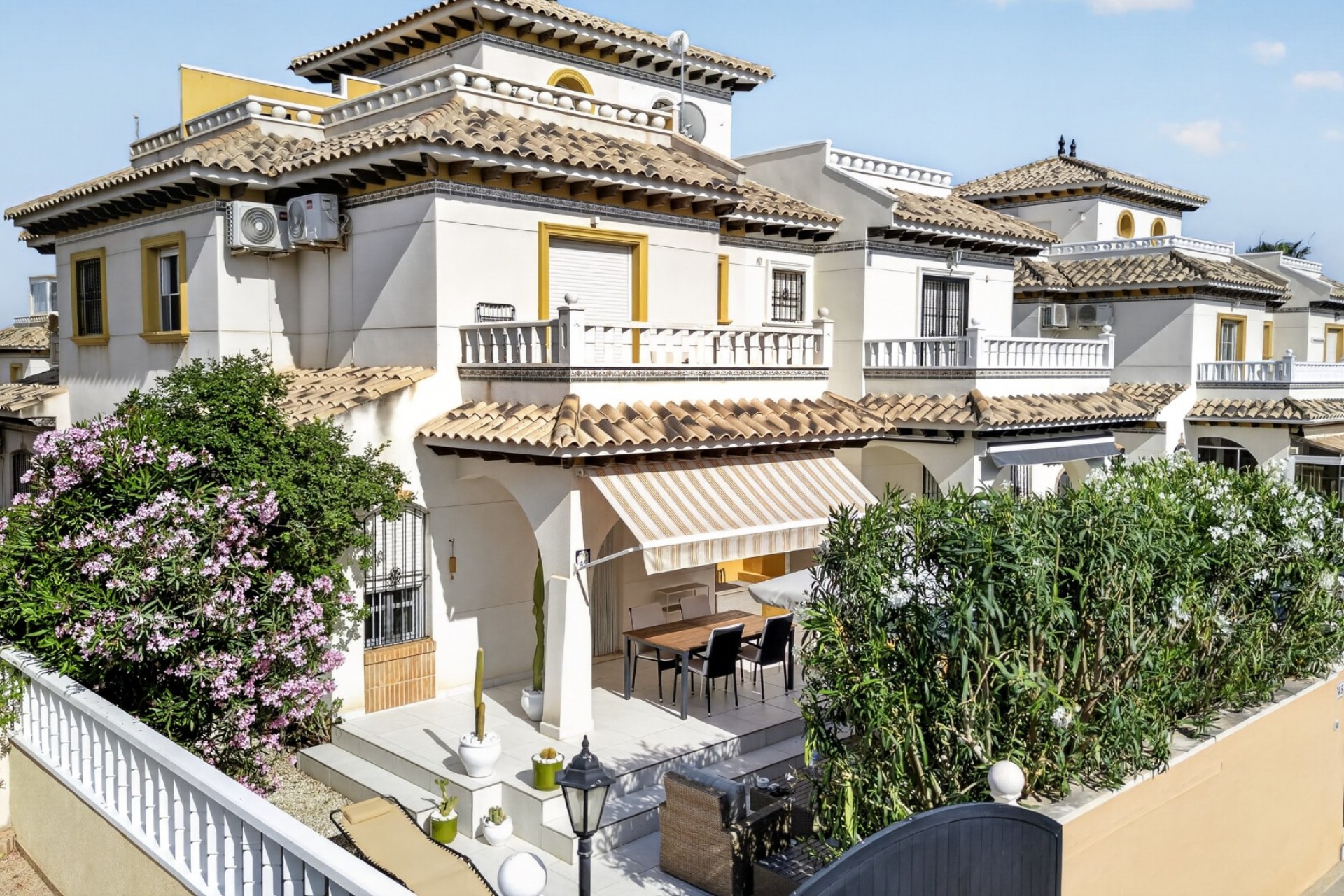 Brukt - Villa -
Orihuela Costa - Costa Blanca