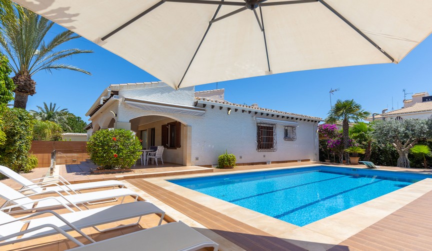 Brukt - Villa -
Orihuela Costa - Costa Blanca