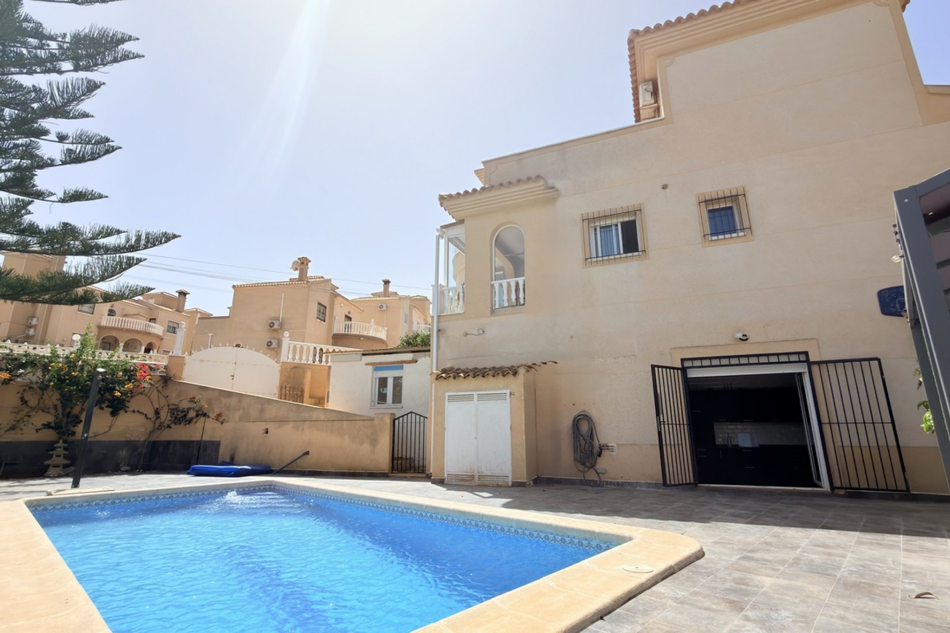 Brukt - Villa -
Orihuela Costa - Costa Blanca