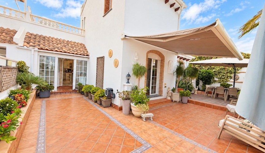 Brukt - Villa -
Orihuela Costa - Costa Blanca